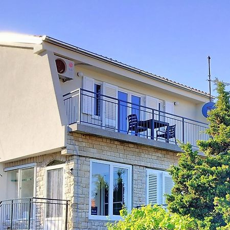 Apartment Tulip Premantura Exterior foto